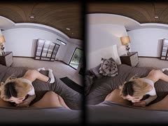 Hübsches blondes Luder fickt in Nahaufnahme