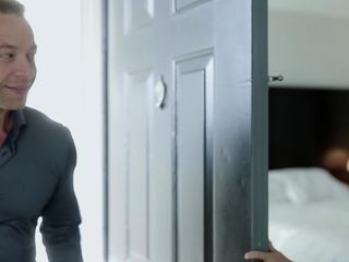 Sexy Cougar Enjoys Passionate Session